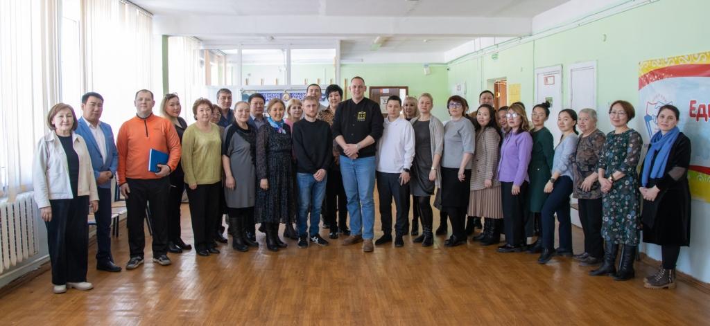 Победитель конкурса «Мастер года-2023» Иван Зарубин посетил колледжи и техникумы Якутии